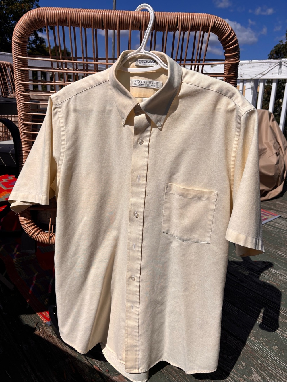 Van Heusen Men's Short-Sleeve Button-Down Shirt in Cream